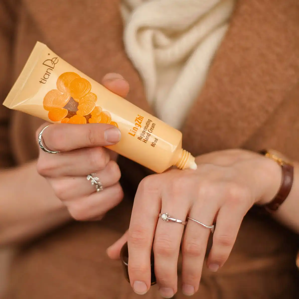 Cremă rejuvenantă pentru mâini cu extract de lingzhi, 80 ml Thumbnail 6